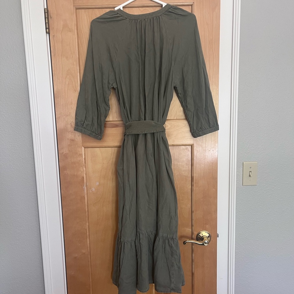 Olive Green Button-Front Tiered Midi Dress with Belted Waist - Picture 2 of 8